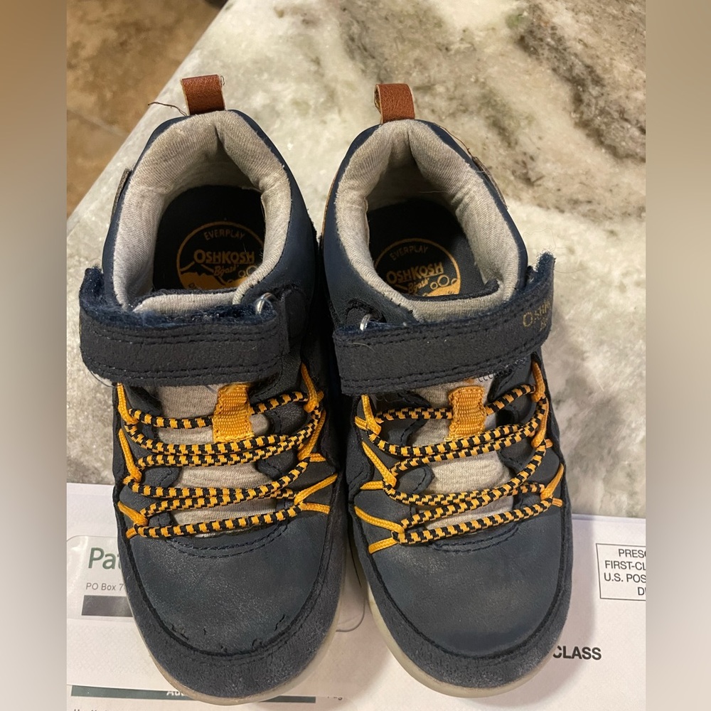 Oshkosh boys sneakers